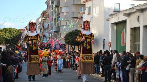 disfruta del carnaval de estepona