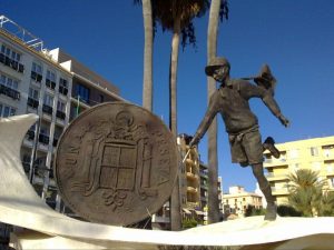 Monumento a la peseta Monumento a la peseta