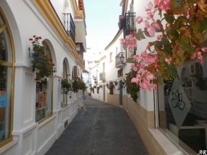 estepona calle corta