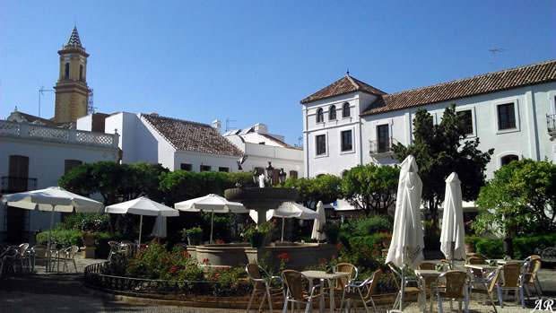 estepona-casa-de-las-tejerinas-plaza estepona-casa-de-las-tejerinas-plaza
