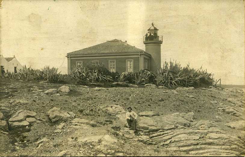 Faro de Punta Doncella 01