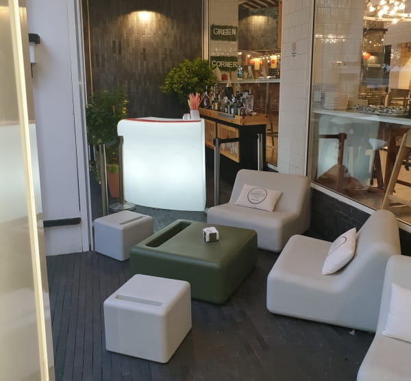 terraza mercado de san luis estepona 2